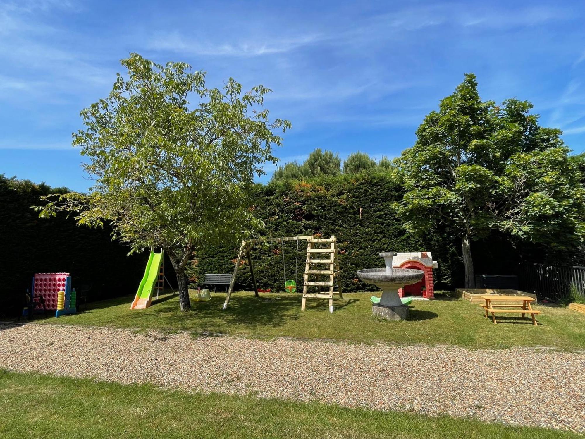 Le Clos Des Trois Provinces, Zoo De Beauval Noyers-sur-Cher Exterior photo